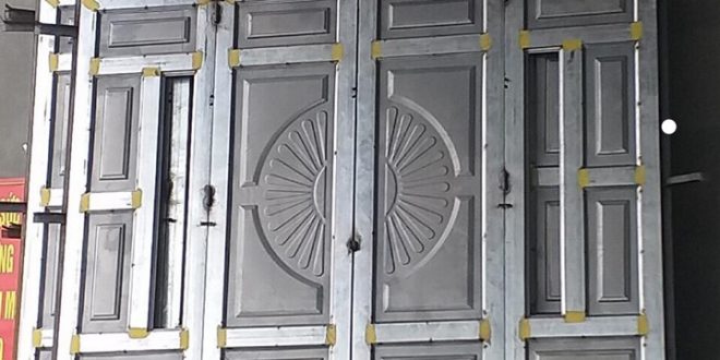 cửa sắt pano 4 cánh