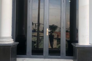 cửa sắt giả nhôm xingfa đẹp