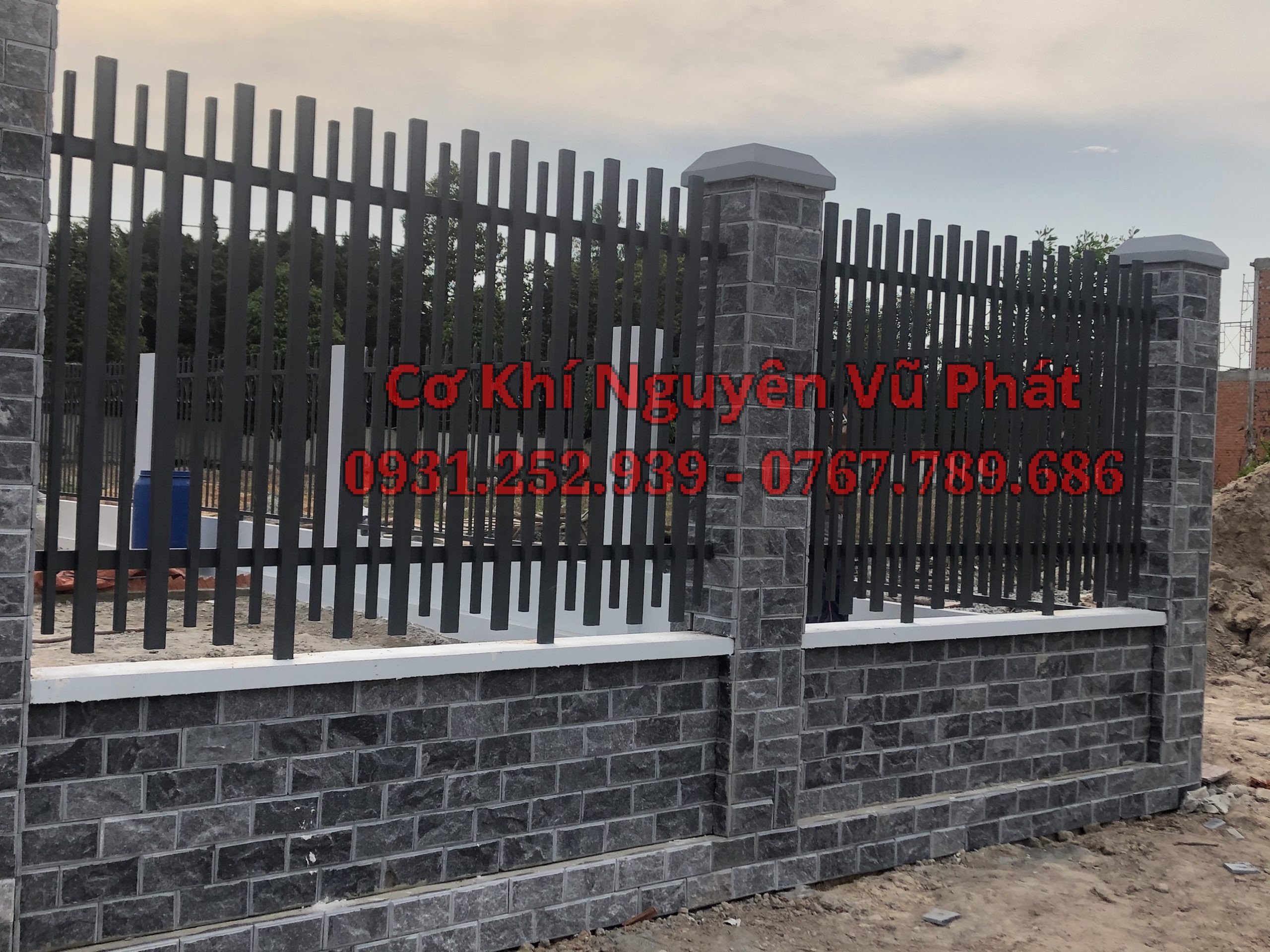 Dịch vụ làm hàngThi công hàng rào sắt hộp tại Quận Phú Nhuận rào sắt bảo vệ